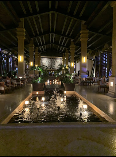 Cancun hotel pool